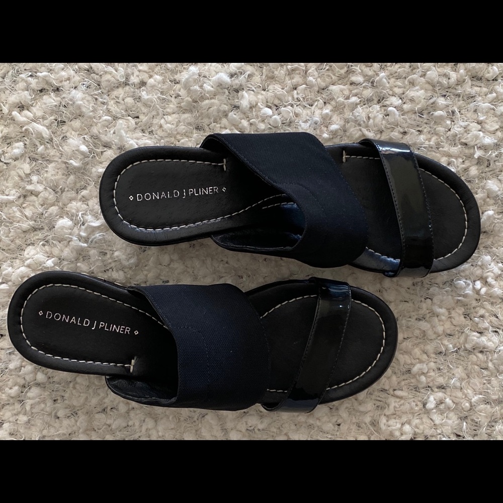 DONALD J PLINER platform sandals black patent - 7 - Picture 3 of 8